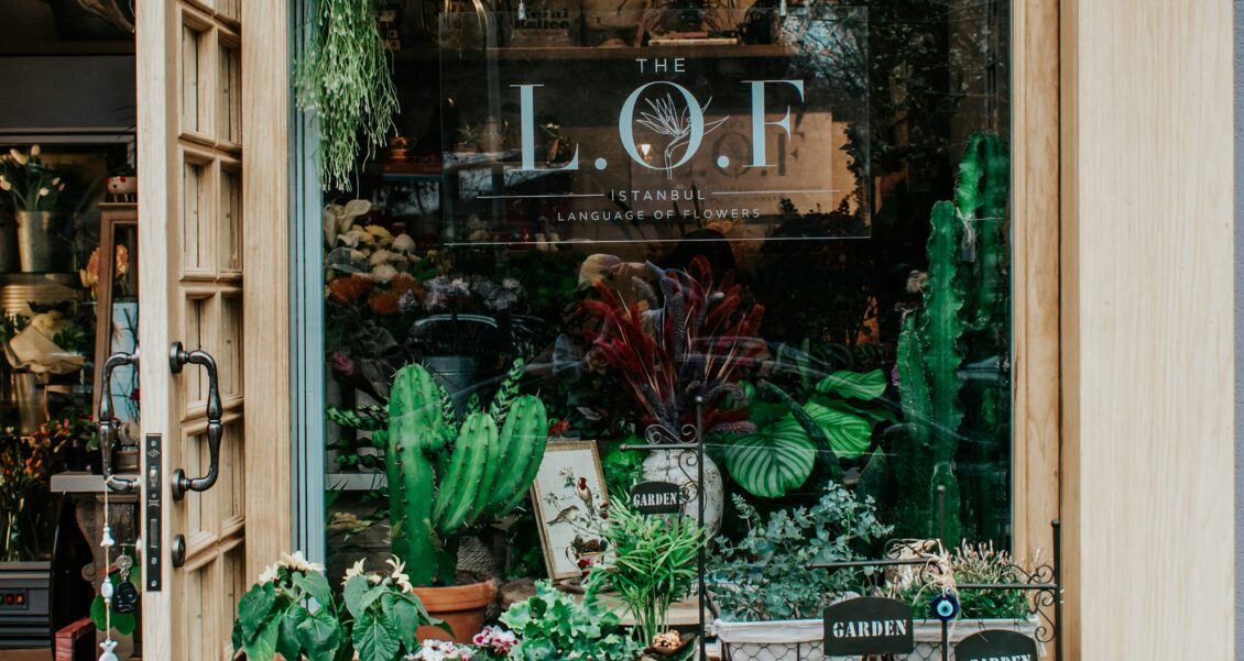 The Reminder Is Automated. The Thank-You Is Not: How a Wedding Florist Uses Automation to Make Personal Thanks Happen