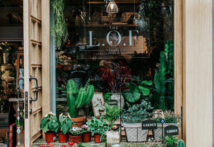 The Reminder Is Automated. The Thank-You Is Not: How a Wedding Florist Uses Automation to Make Personal Thanks Happen